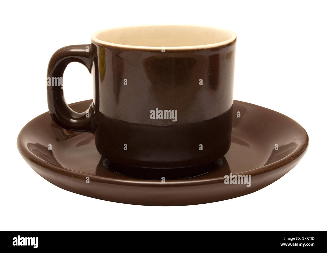 https://c8.alamy.com/comp/GKRTJD/brown-espresso-cup-with-clipping-path-GKRTJD.jpg