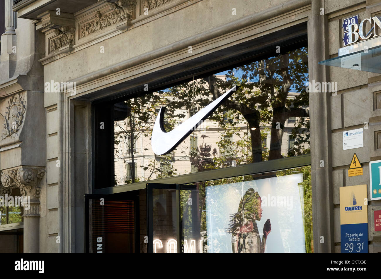 banco Desventaja Clasificación Nike shop on Passeig de Gracia, Barcelona, Catalonia, Spain Stock Photo -  Alamy