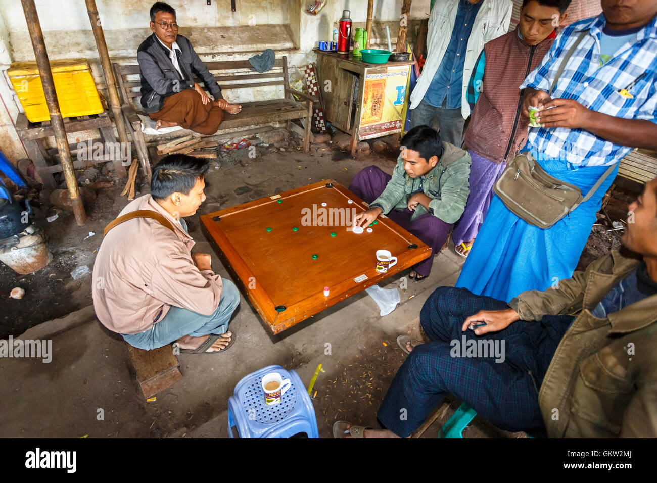 local men play chess in the street of the Bhaktapur, Nepal, Asia Stock  Photo - Alamy