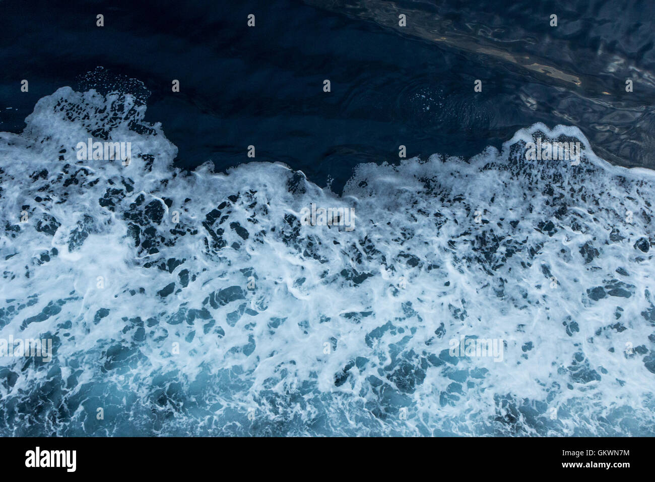 Sea water splashes hi-res stock photography and images - Alamy