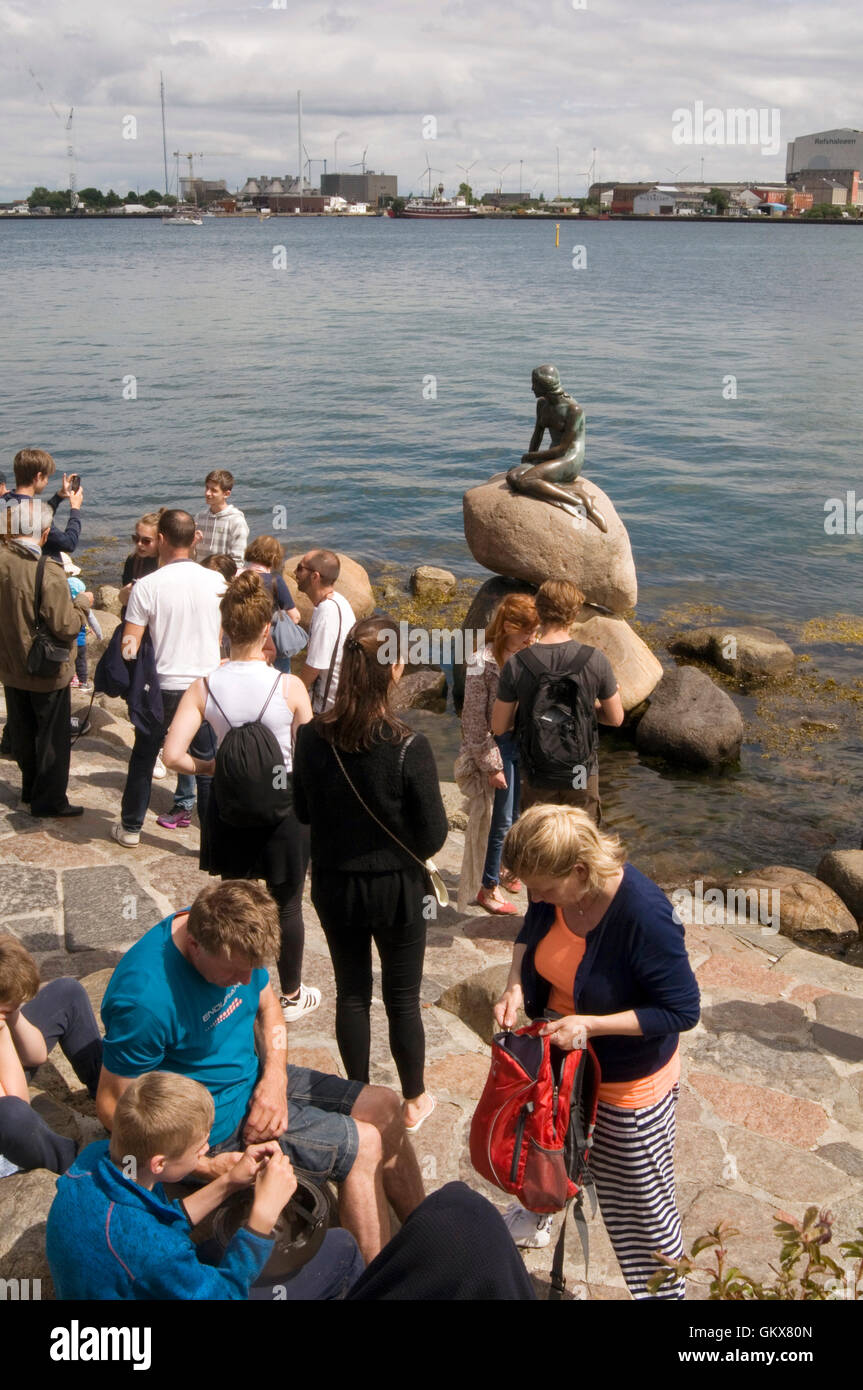 The little mermaid statue hi-res stock photography and images - Alamy