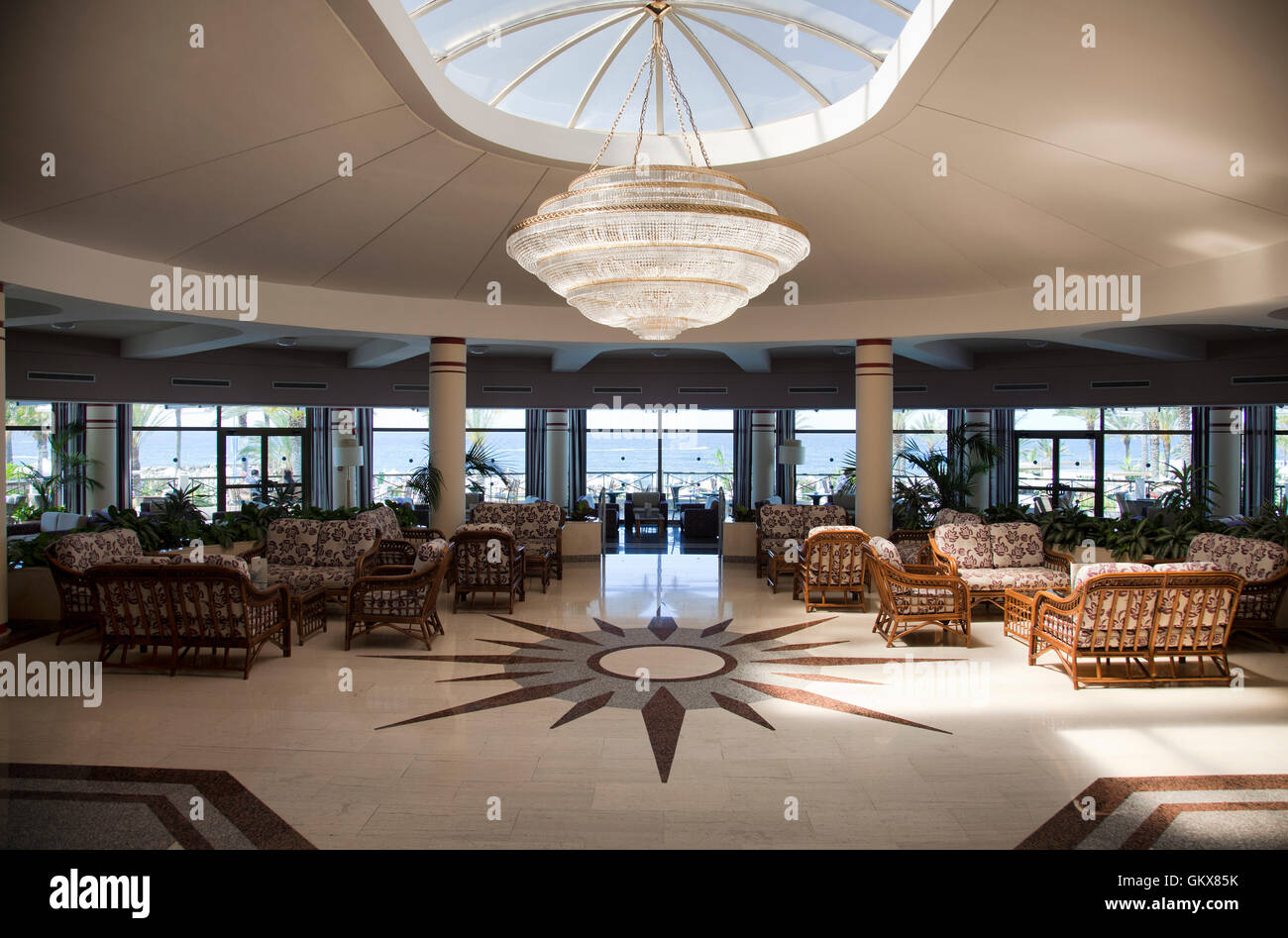 Hotel lobby seating hi-res stock photography and images - Alamy