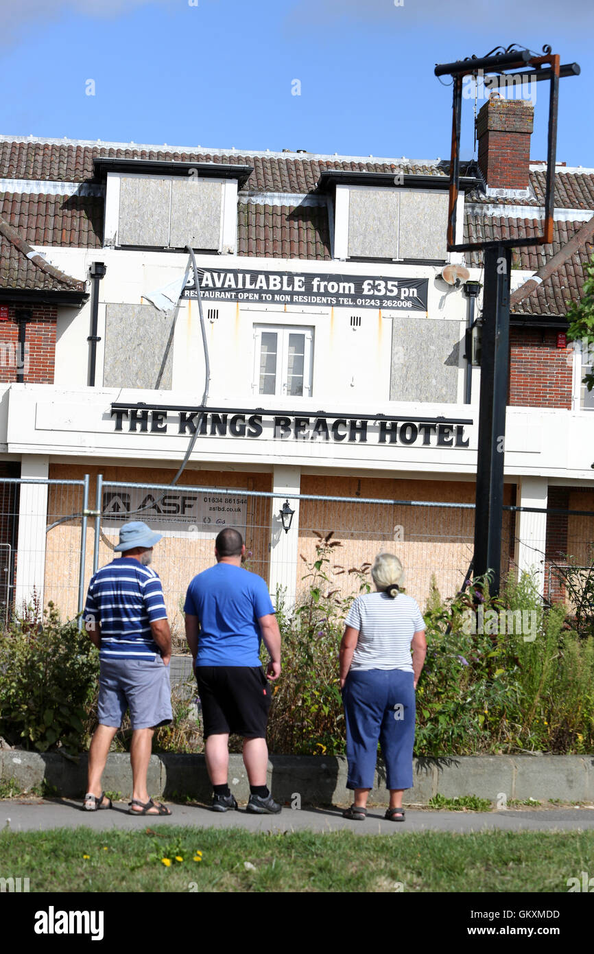 The King's Beach Hotel and pub pictured closed and in disrepair. Pagham, West Sussex, UK. Stock Photo