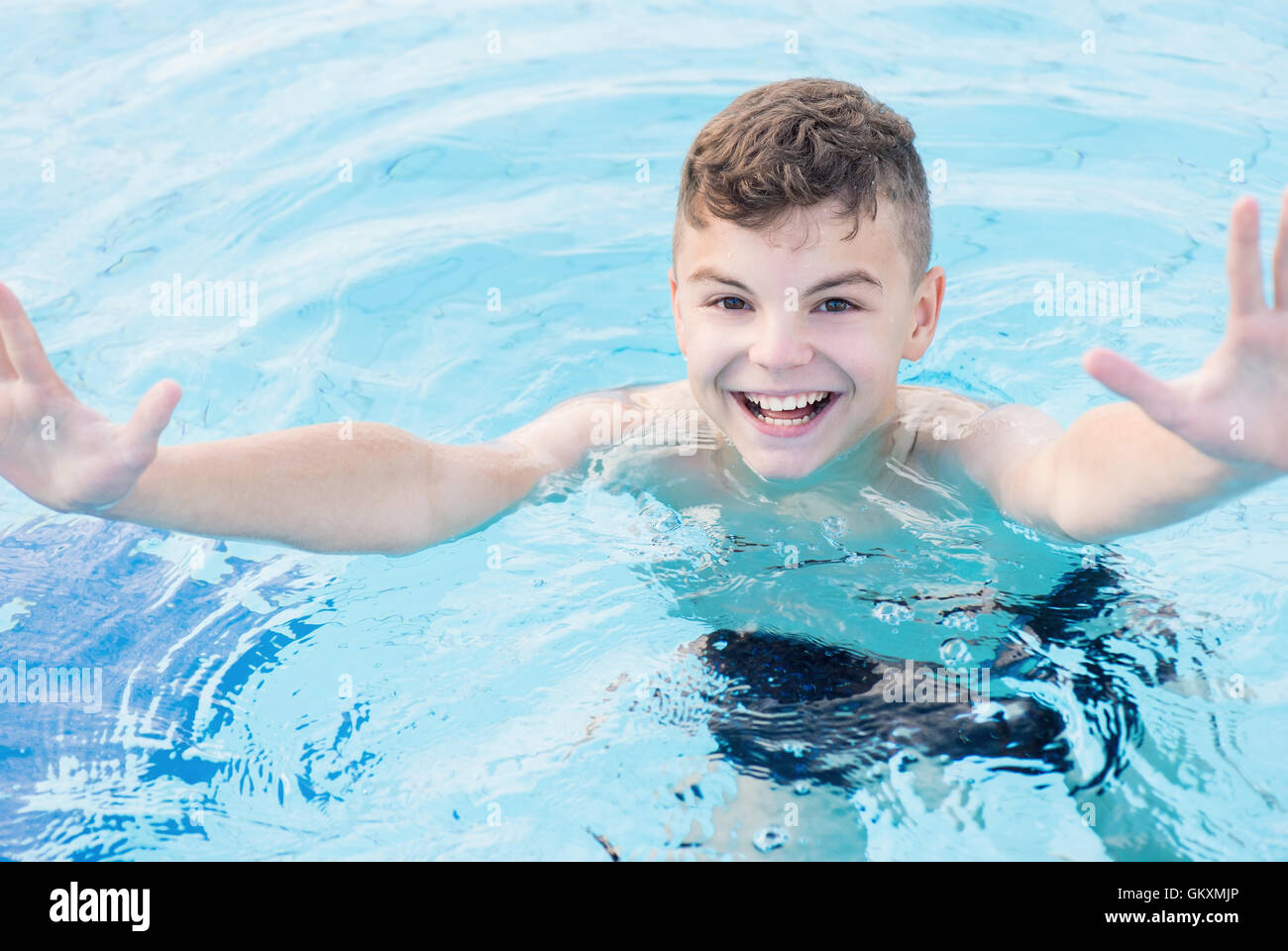 Мальчики в бассейне модели. Дети мальчики в бассейне. Мальчики в бассейне рассказы. Мальчики в бассейне рассказы. Мальчишки в бассейне.