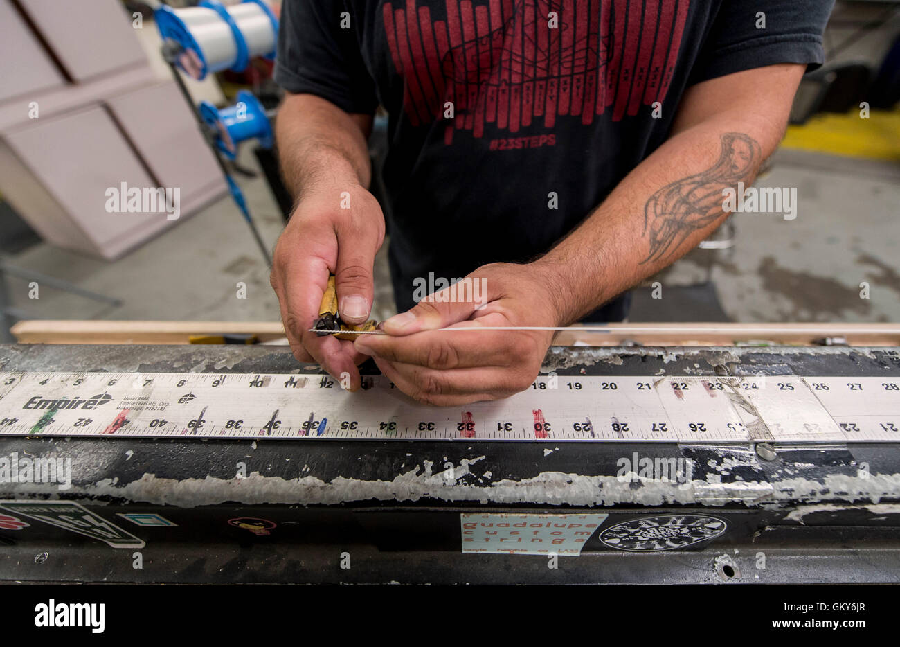 Los Angeles, California, USA. 23rd Aug, 2016. Master string maker ...