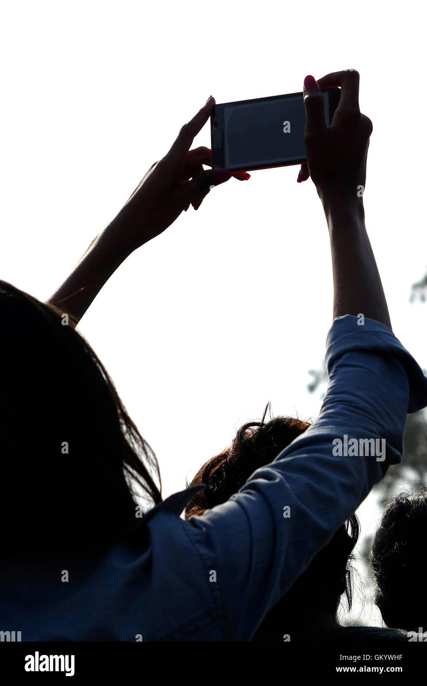 Selfie craze mobilemania Stock Photo Alamy