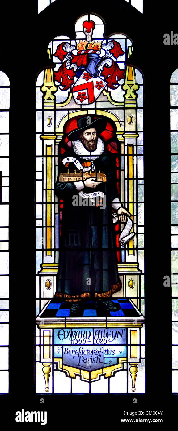 London, England, UK. St Giles' Cripplegate Church, Fore Street (Barbican). Stained glass window: Edward 'Ned' Alleyn .... Stock Photo