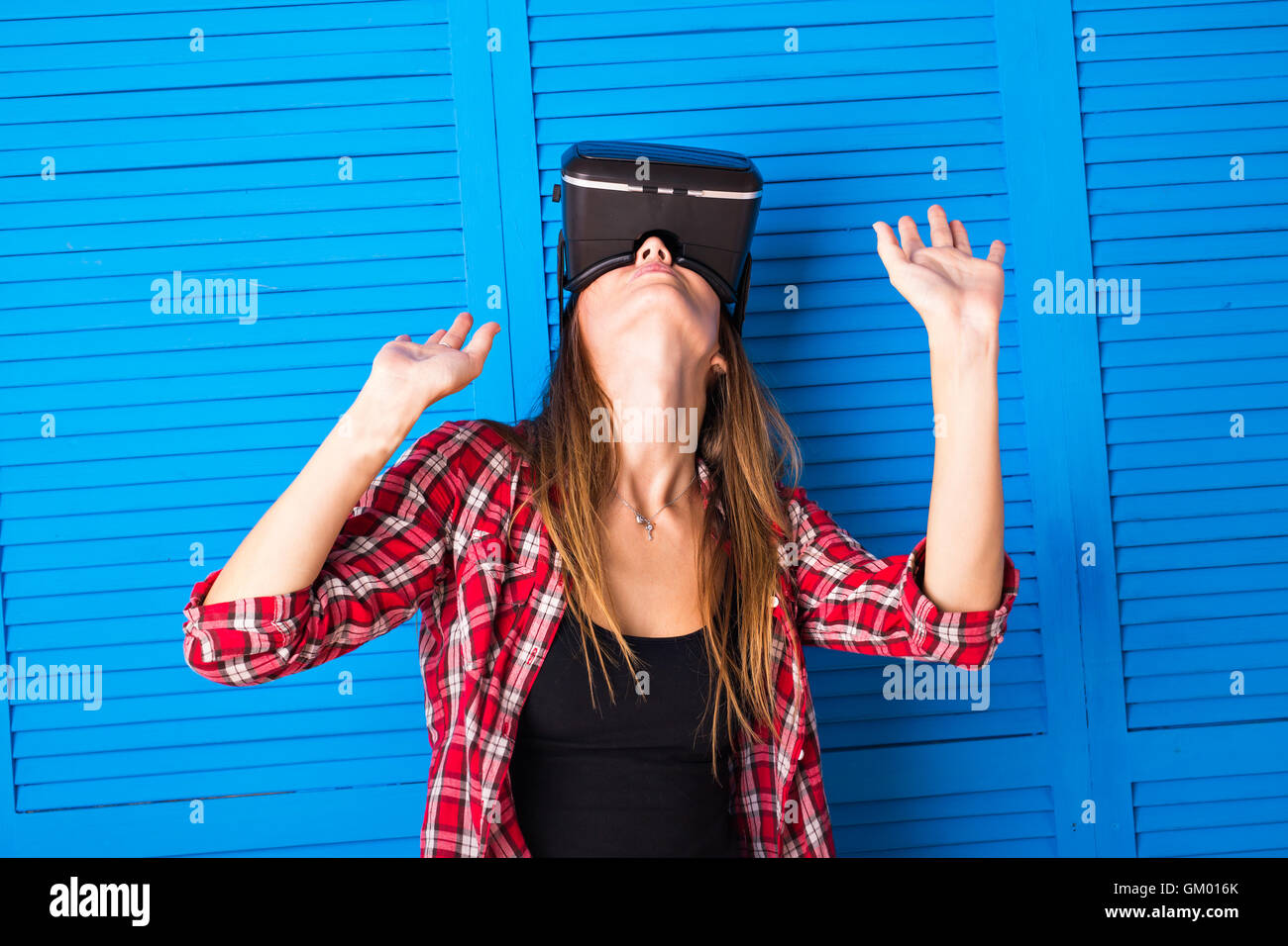 Young Woman Wearing Virtual Reality Headset Stock Photo - Alamy