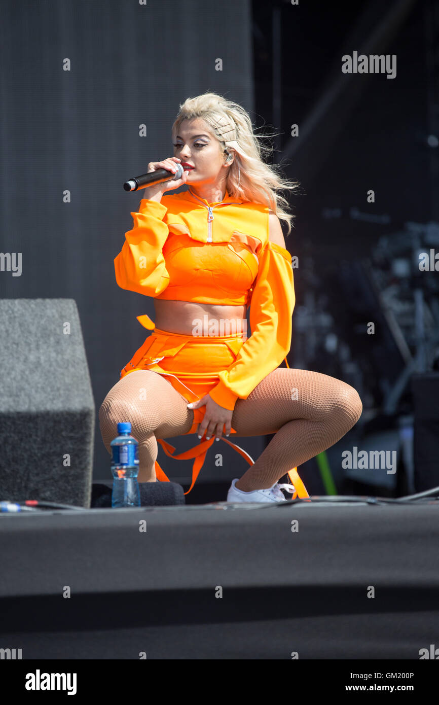 Bebe rexha hi-res stock photography and images - Alamy