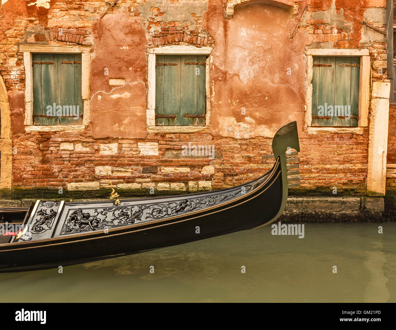 Venice canal wall detail hi-res stock photography and images - Alamy