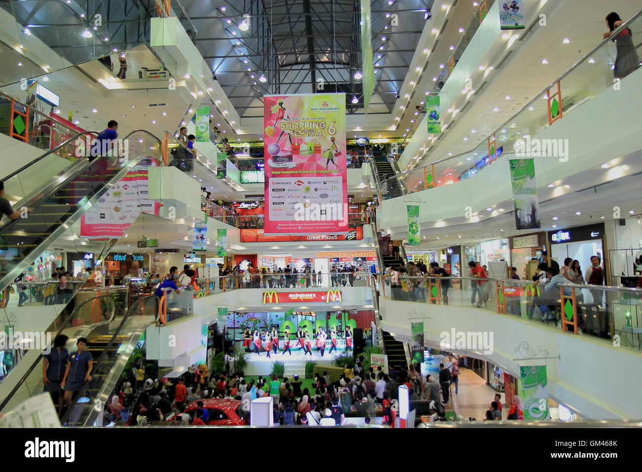 Shopping Indonesia Stock Photos & Shopping Indonesia Stock ... Shopping Indonesia Stock Photos & Shopping Indonesia Stock ...