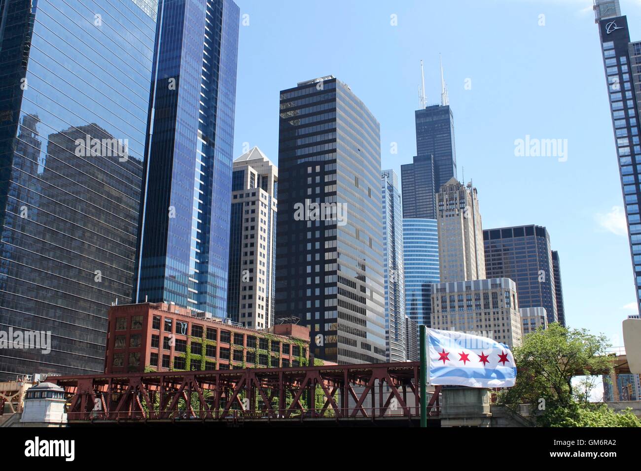 Chicago Skyline from the Chicago river Stock Photo - Alamy