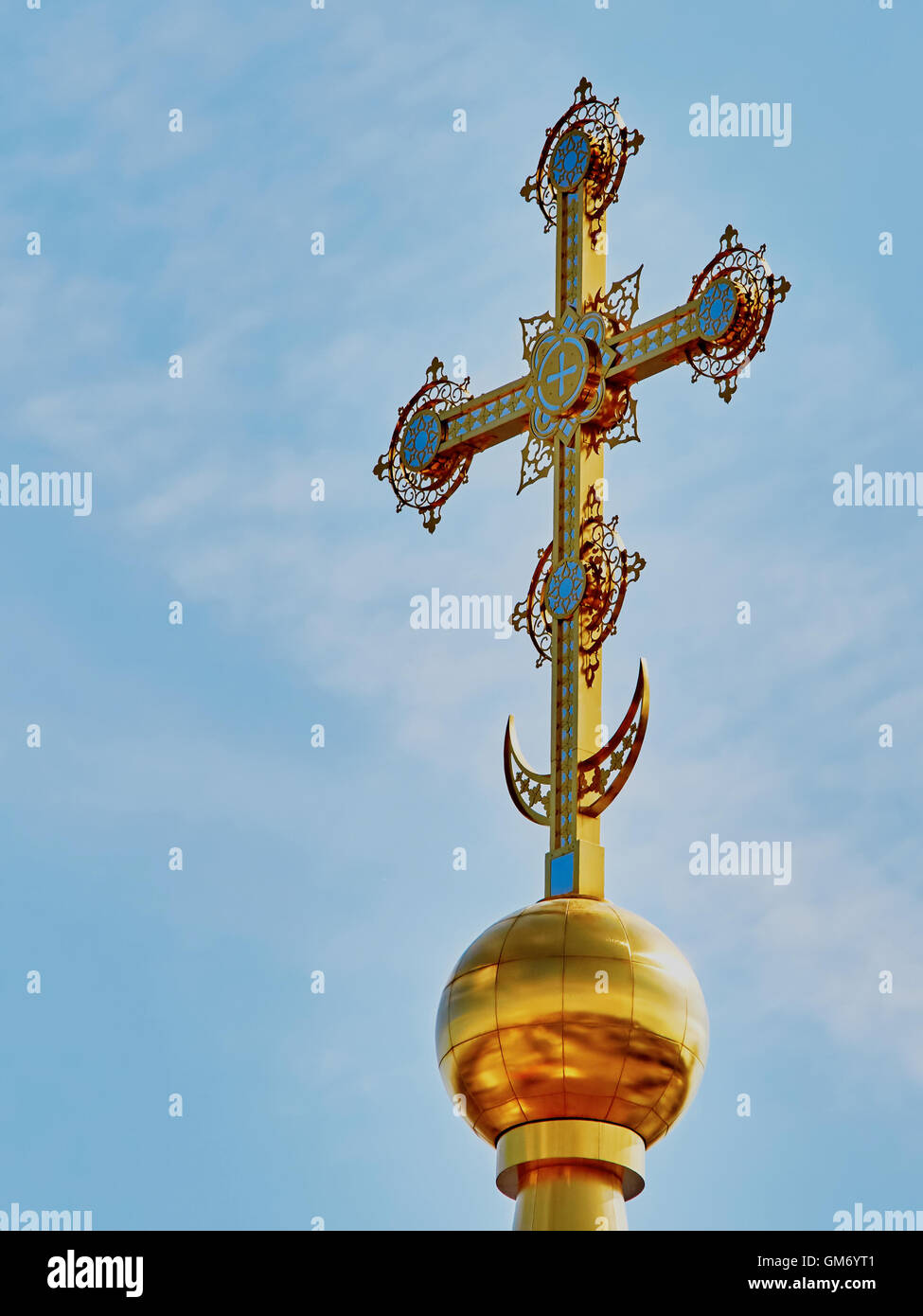 Сross on the dome of the Orthodox Church Stock Photo - Alamy