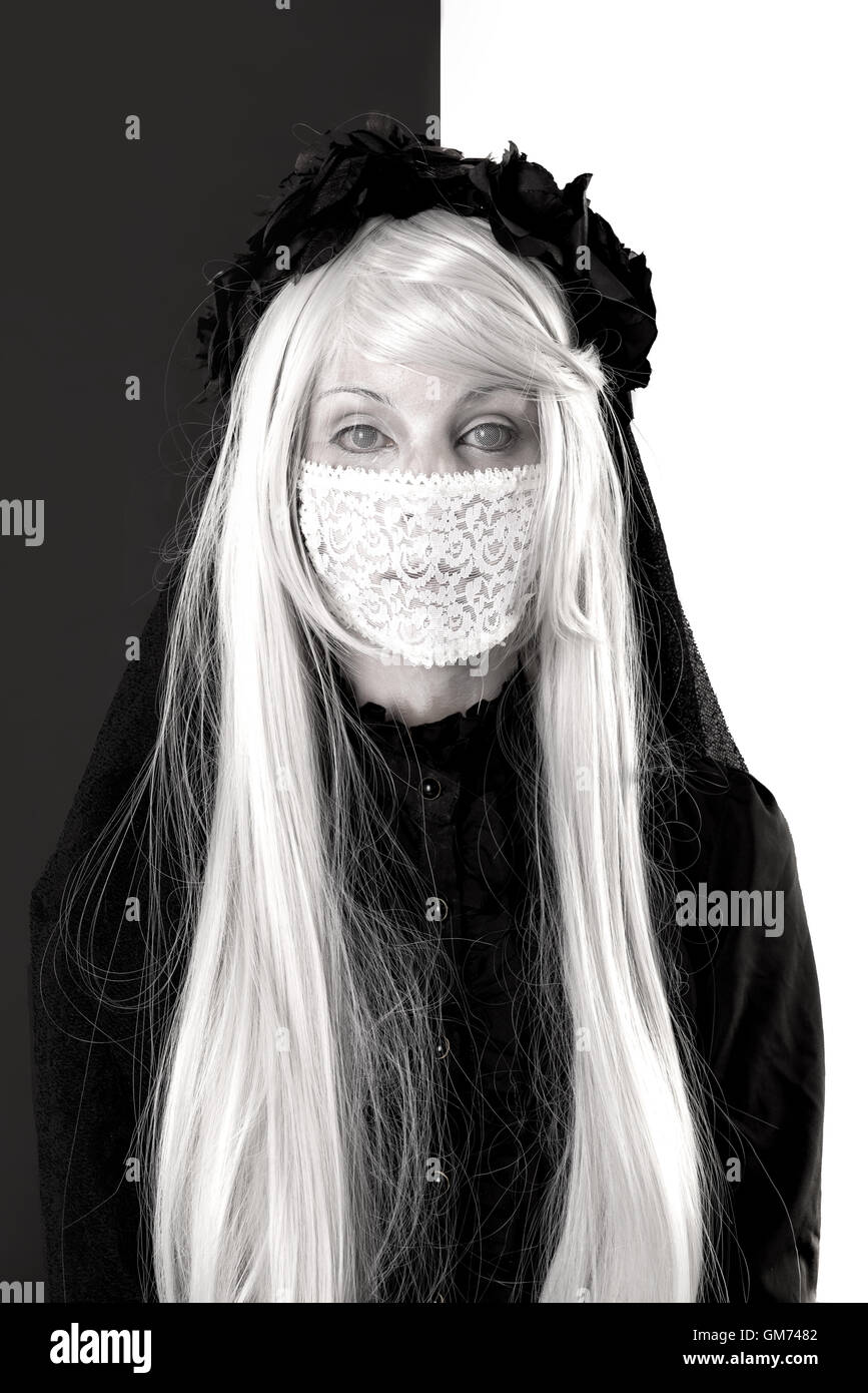 Widows veil hires stock photography and images Alamy