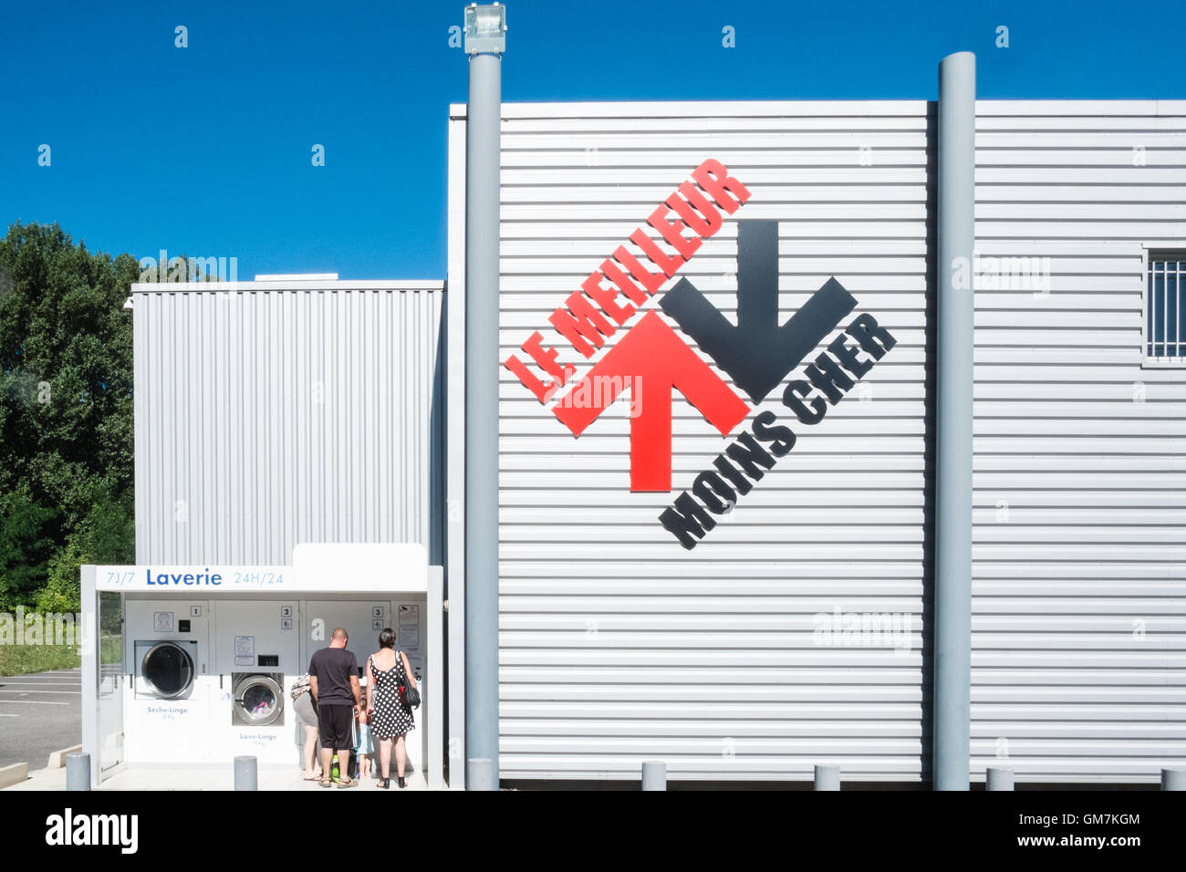 Laundrette,laundromat, laundry,open 24 hours seven days a week attached