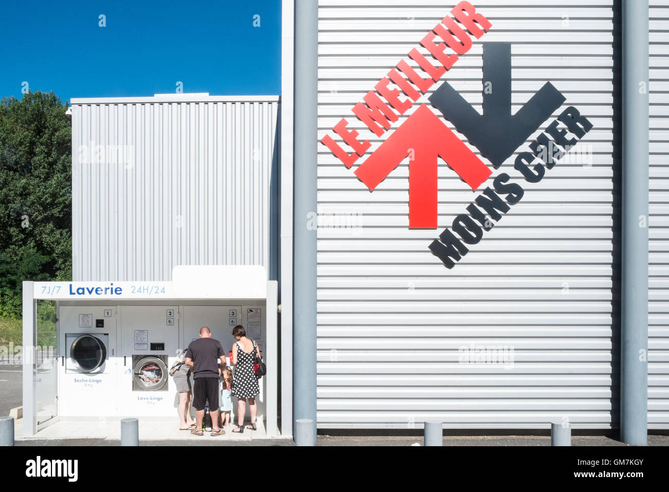 Laundrette,laundromat, laundry,open 24 hours seven days a week attached