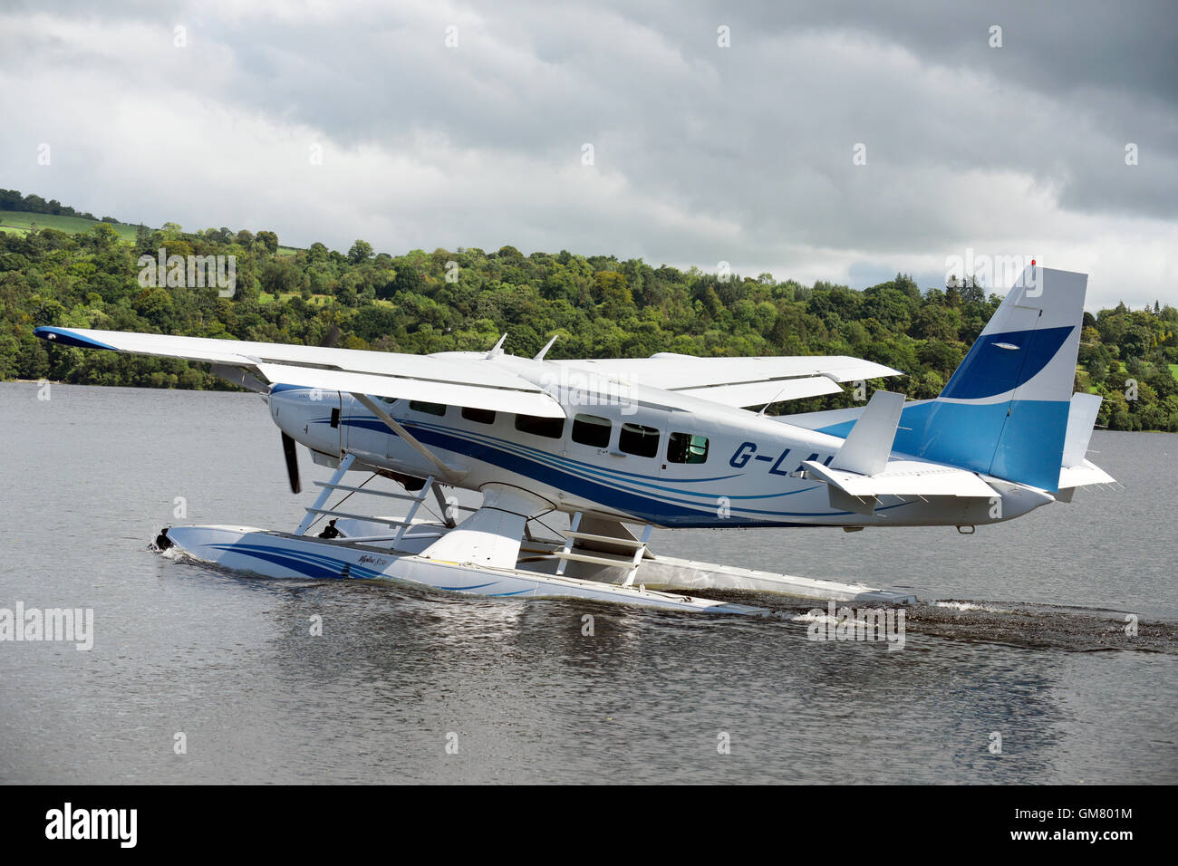 Why Does A Floatplane Seaplane Have Wheels On The Front Of