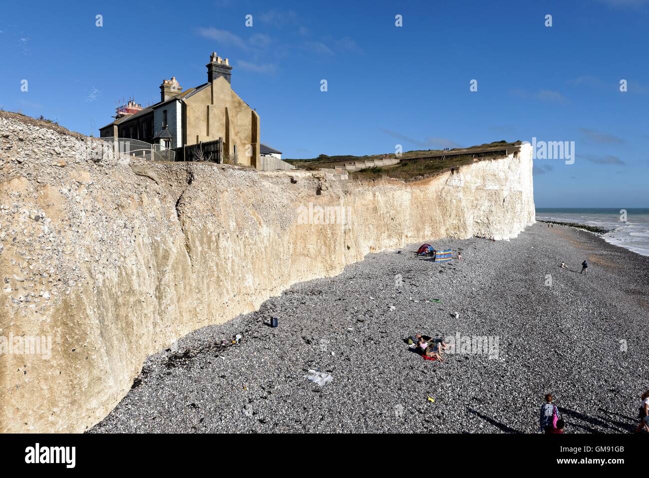House cliff erosion landslide hi-res stock photography and images - Alamy