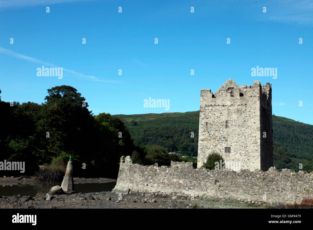 Narrow Water Castle, River Derry at low tide, Newry Stock Photo