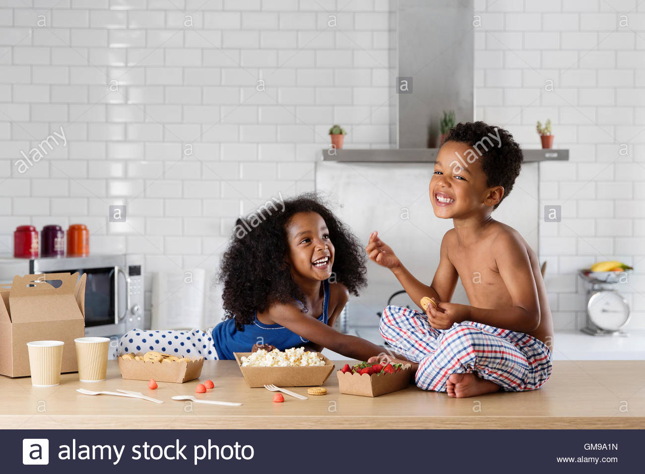 girl tickling little naked boy dwarf girl lick pussy gif