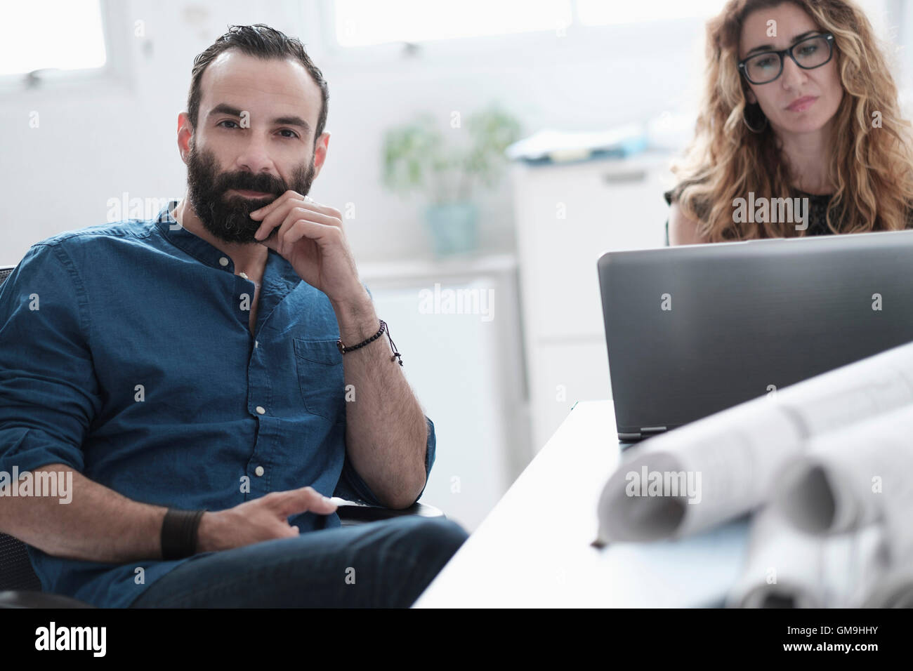 Man woman talking in hi-res stock photography and images - Alamy