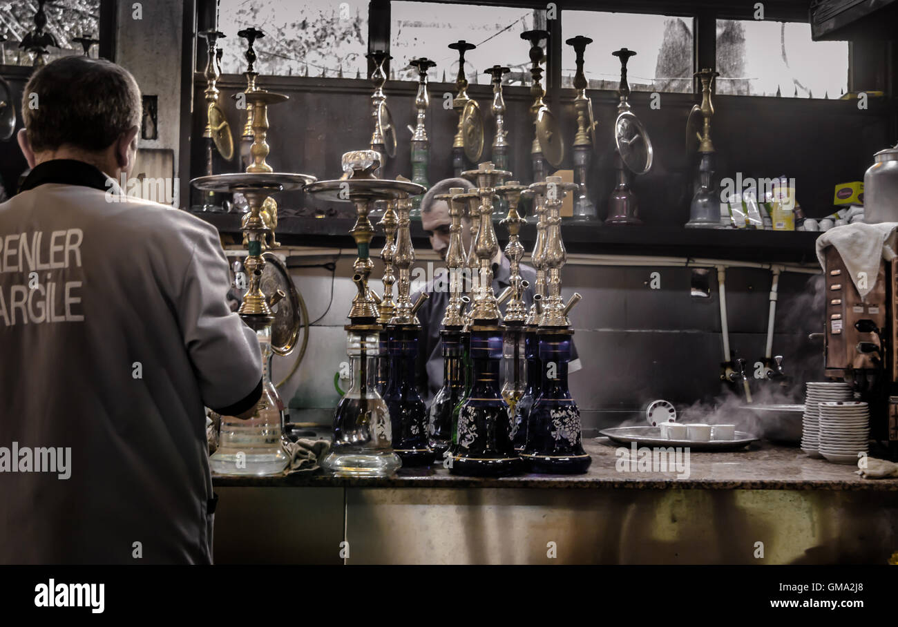 Hookah house near Beyazıt Square Stock Photo Alamy