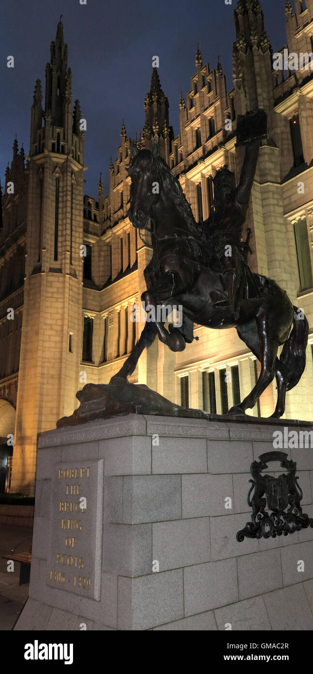 Robert The Bruce statue,Marischal College at dusk, Aberdeen City, Scotland, UK Stock Photo