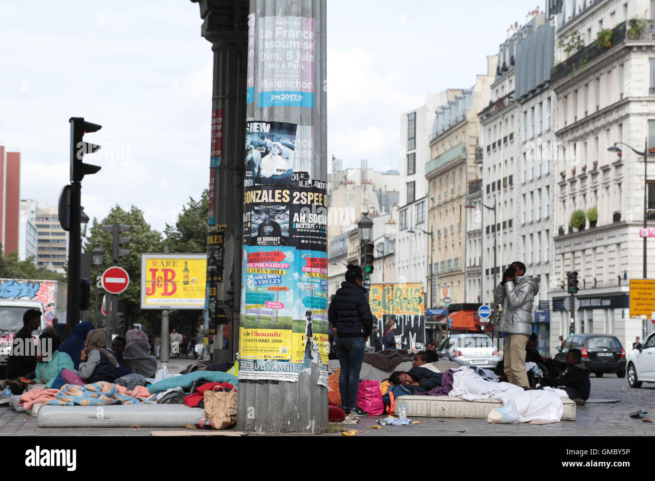 Paris France. 21 August 2016 Hundreds of migrants, mostly from eastern Africa, living under a subway bridge in Stalingrand,Paris Stock Photo