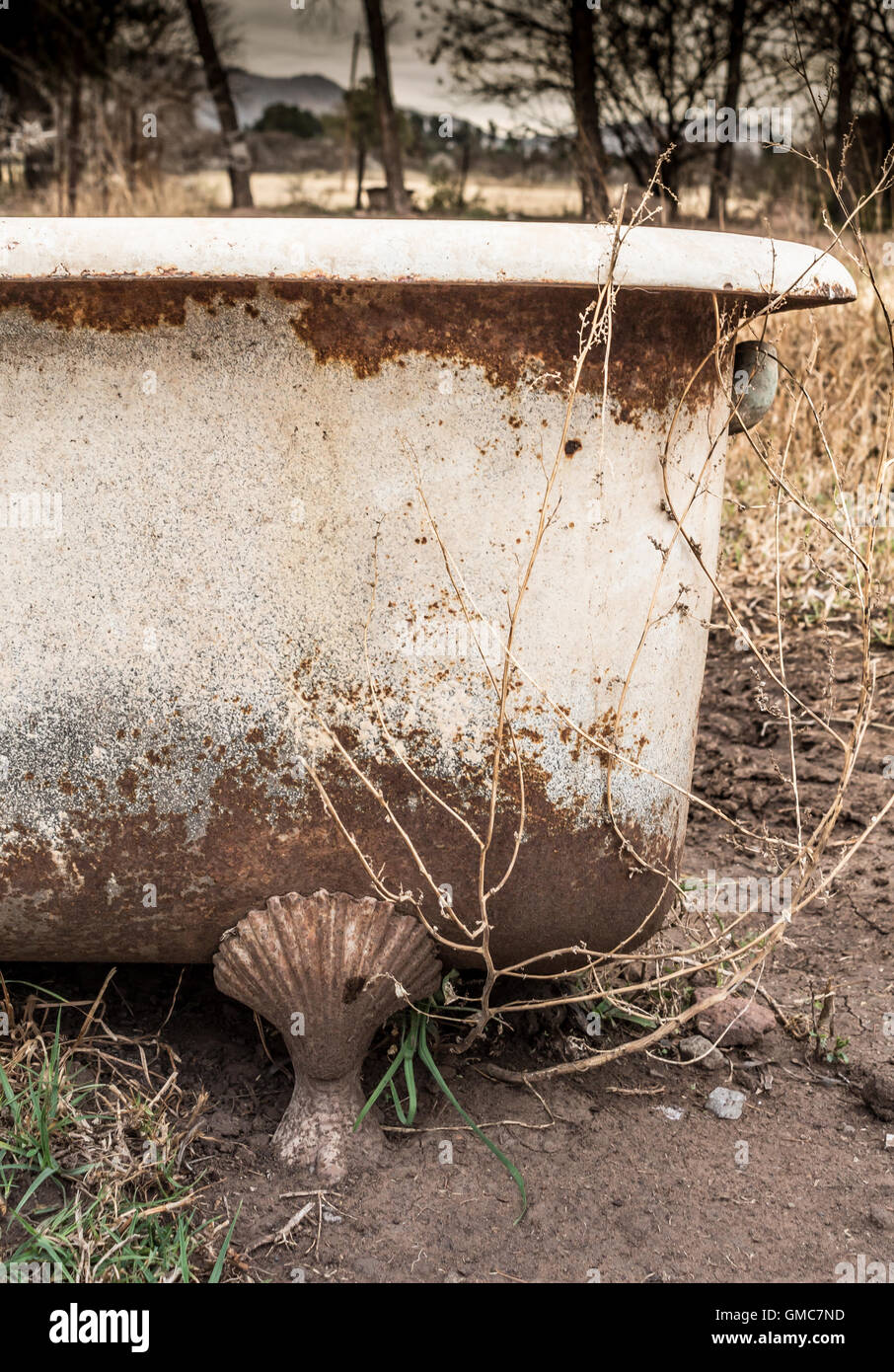 Old bath tub hires stock photography and images Alamy