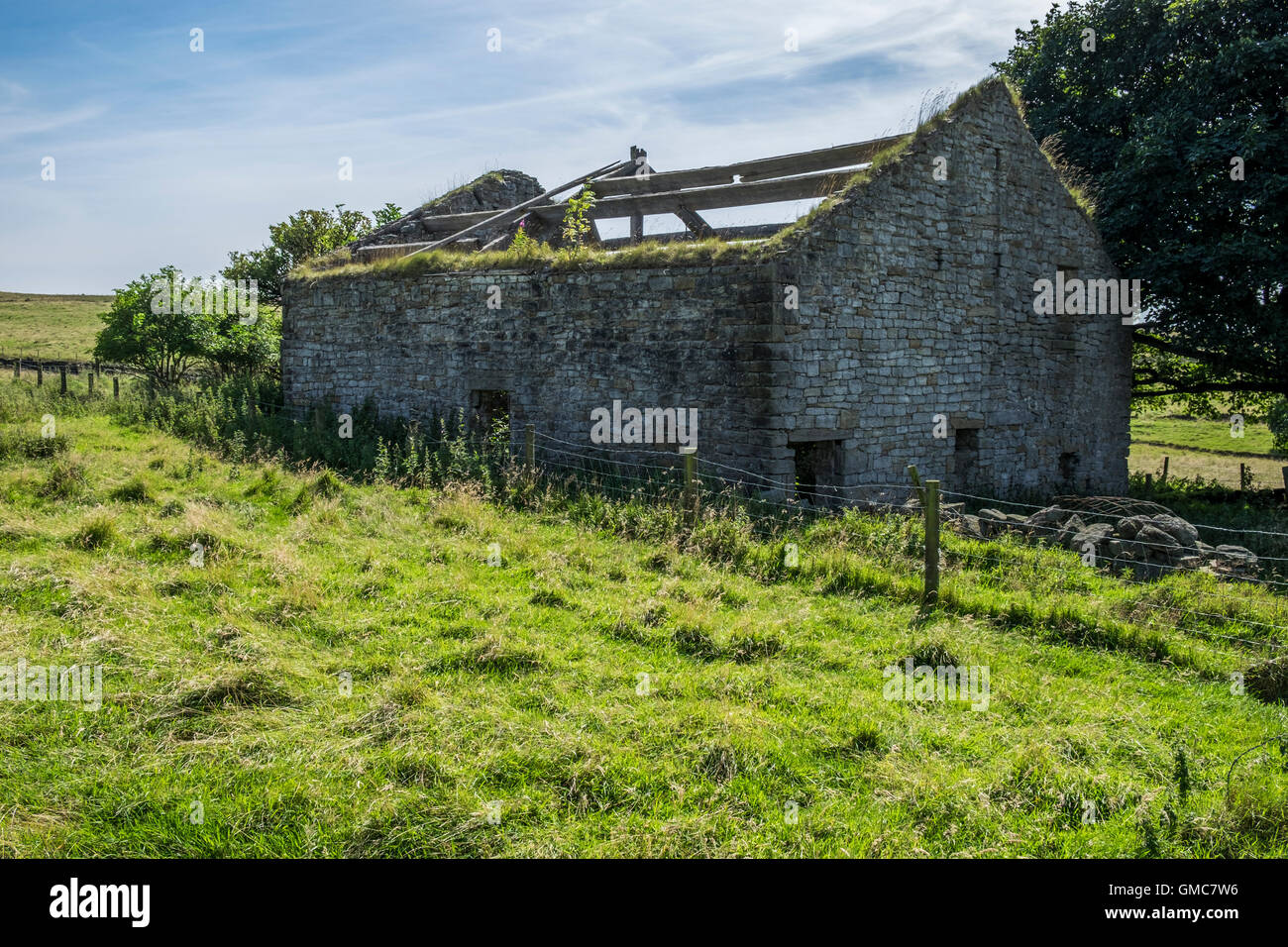 derelict-old-farm-house-in-the-back-of-b