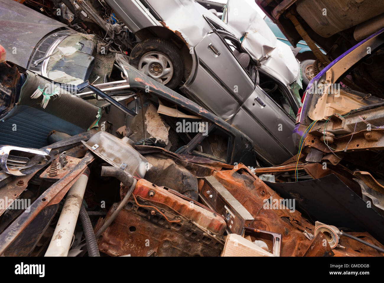 Abandoned vehicles hi-res stock photography and images - Alamy