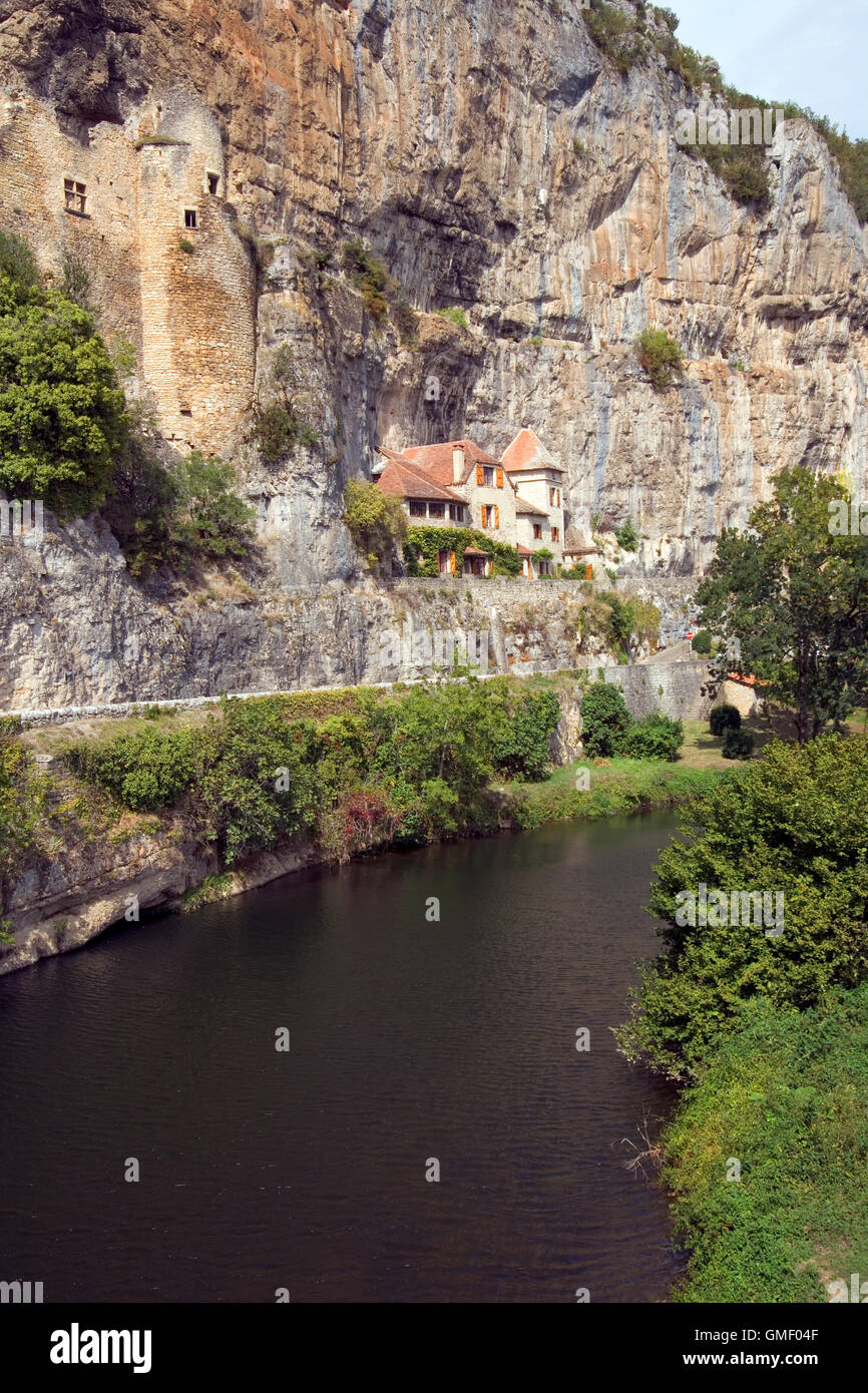 The french village of cabrerets hi-res stock photography and images - Alamy