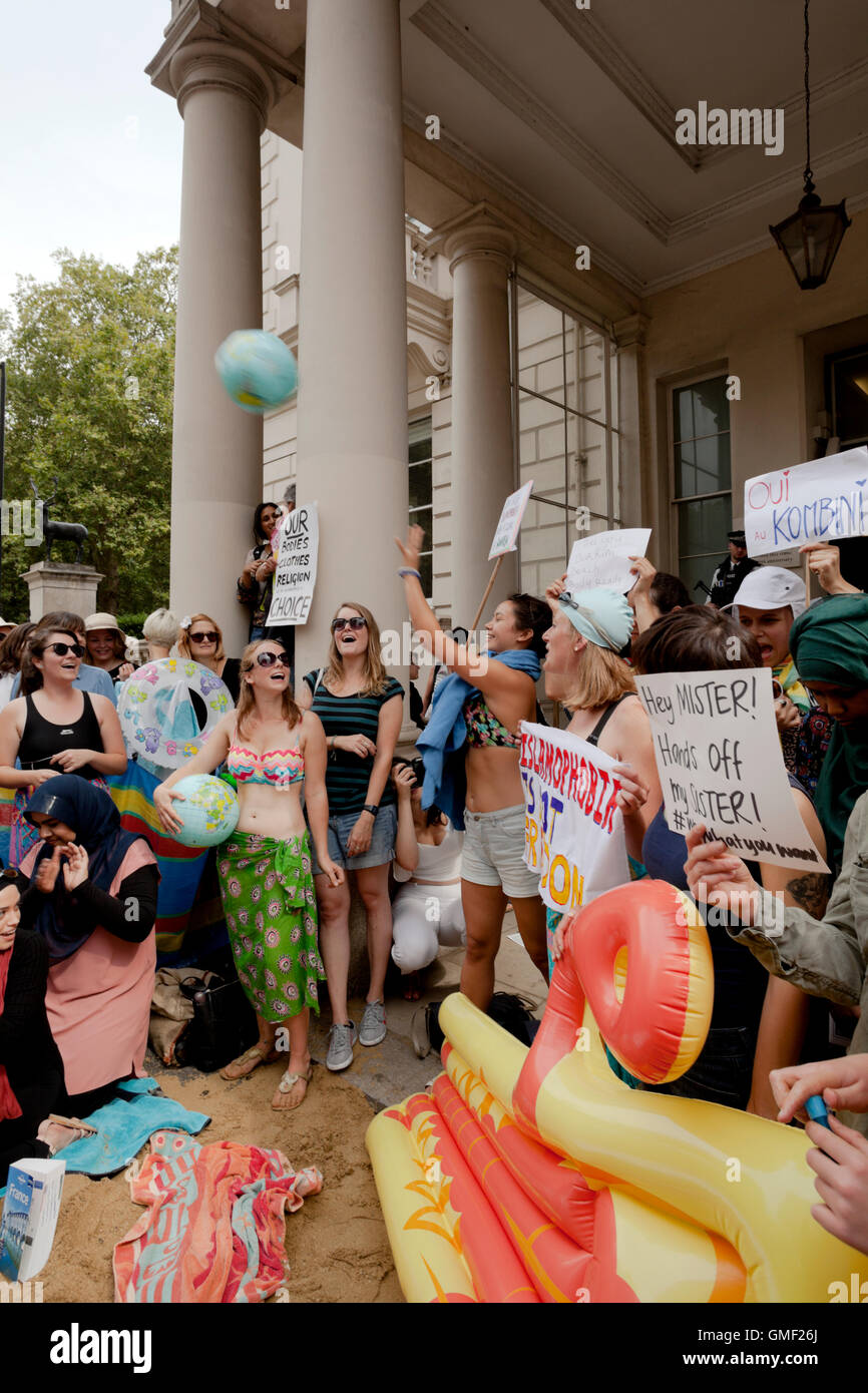 London, UK. 25th August, 2016. Protest against the French ban on Burkinis at the French Embassy in London UK Credit:  Honey Salvadori/Alamy Live News Stock Photo