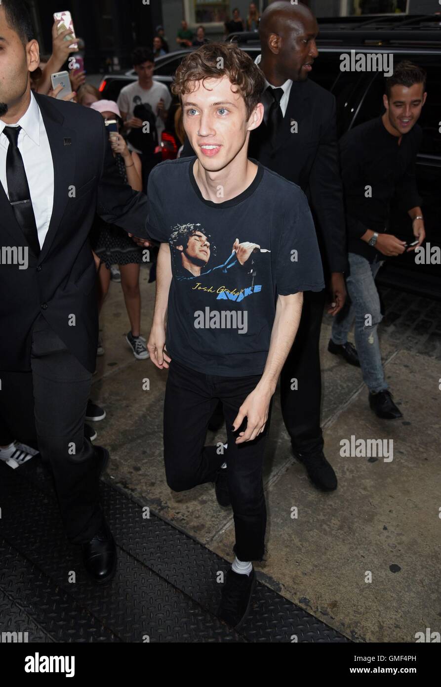 New York, NY, USA. 25th Aug, 2016. Troye Sivan at arrivals for V ...