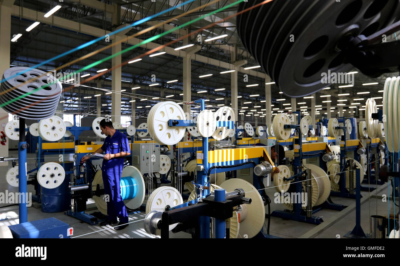 Fiber optic cable manufacturing hi-res stock photography and images - Alamy