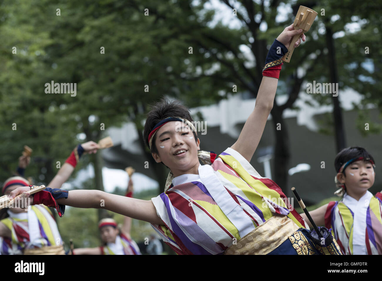 Tokyo, Japan. 27th Aug, 2016. Participants perform a folk dance during the annual Yosakoi festival in Tokyo. Yosakoi is a unique style of a Japanese traditional summer dance movements with modern music. Credit:  Alessandro Di Ciommo/ZUMA Wire/Alamy Live News Stock Photo