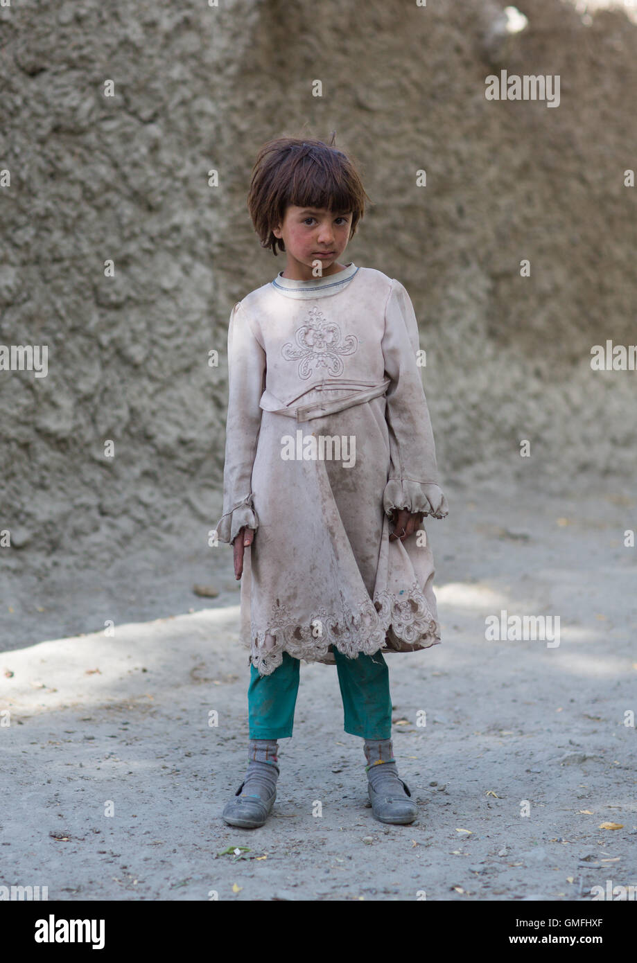 Portrait of an afghan girl from pamir, Badakhshan province, Qazi deh, Afghanistan Stock Photo