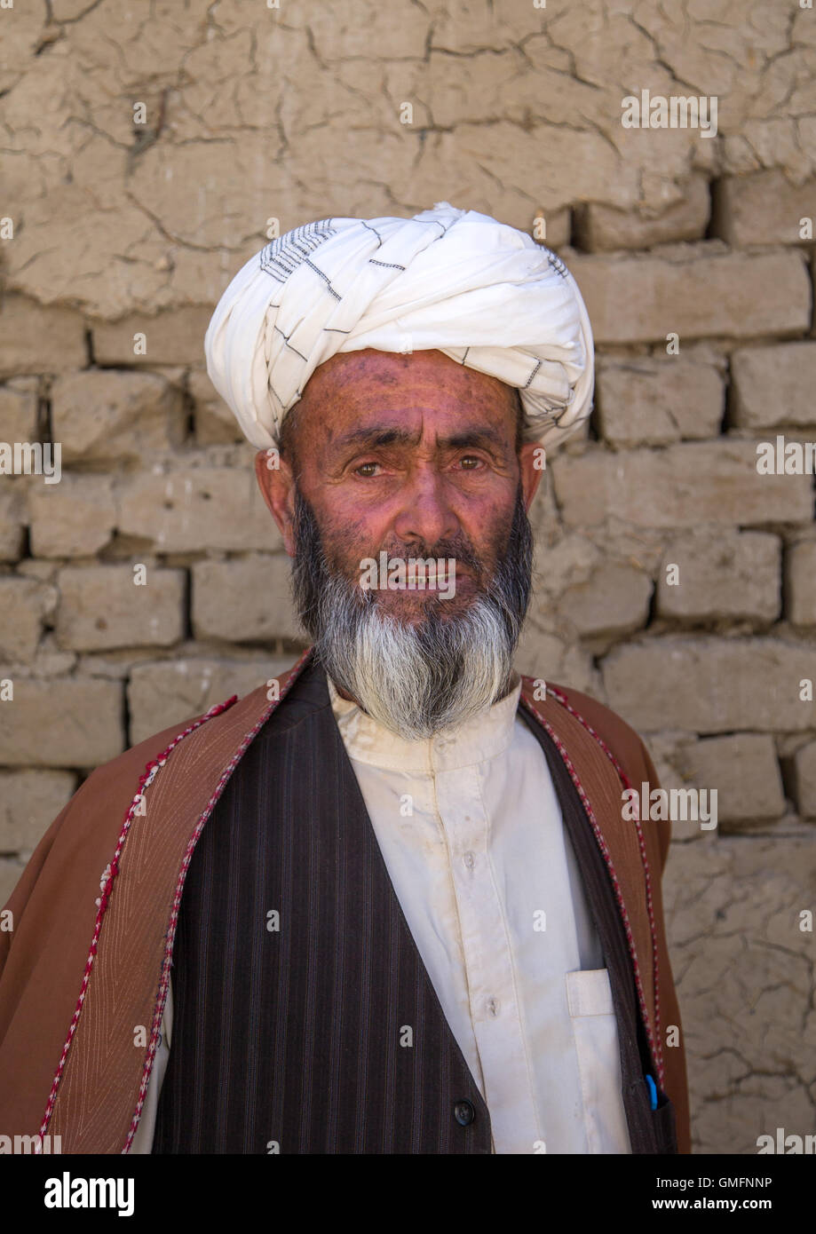 Afghan with turban hires stock photography and images Alamy