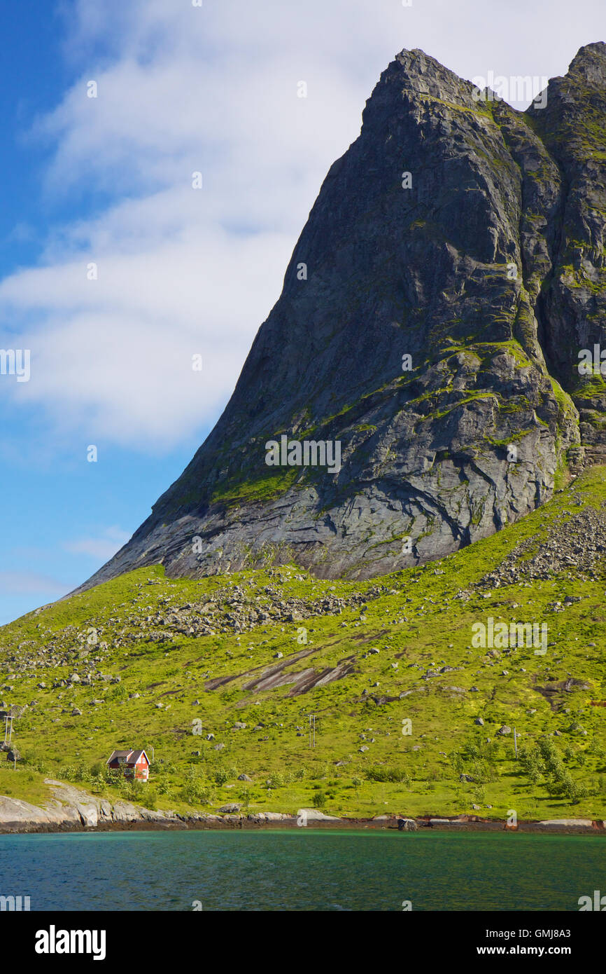 Beautiful and rocky cliff hi-res stock photography and images - Alamy