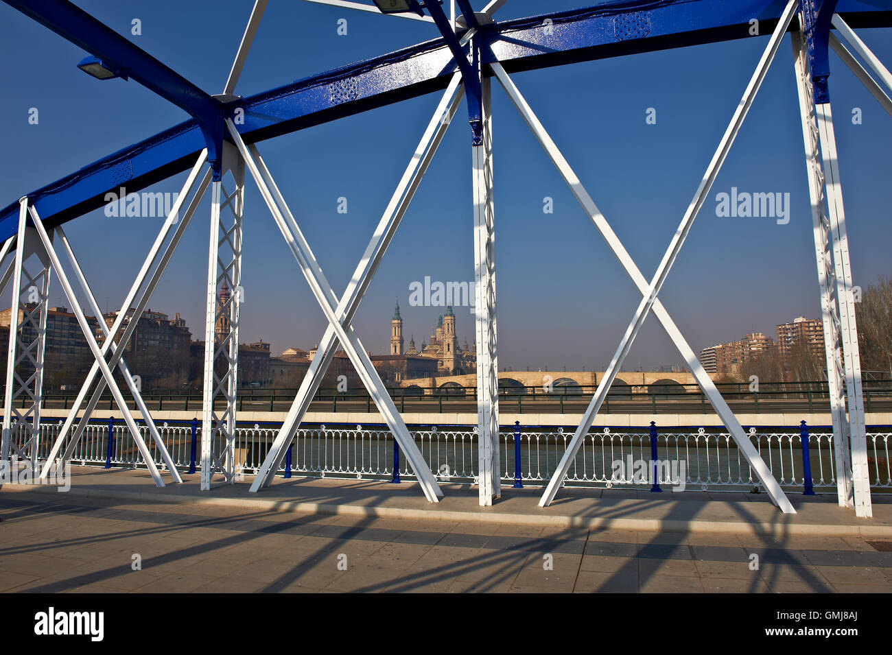 Bridge arch shadow hi-res stock photography and images - Alamy