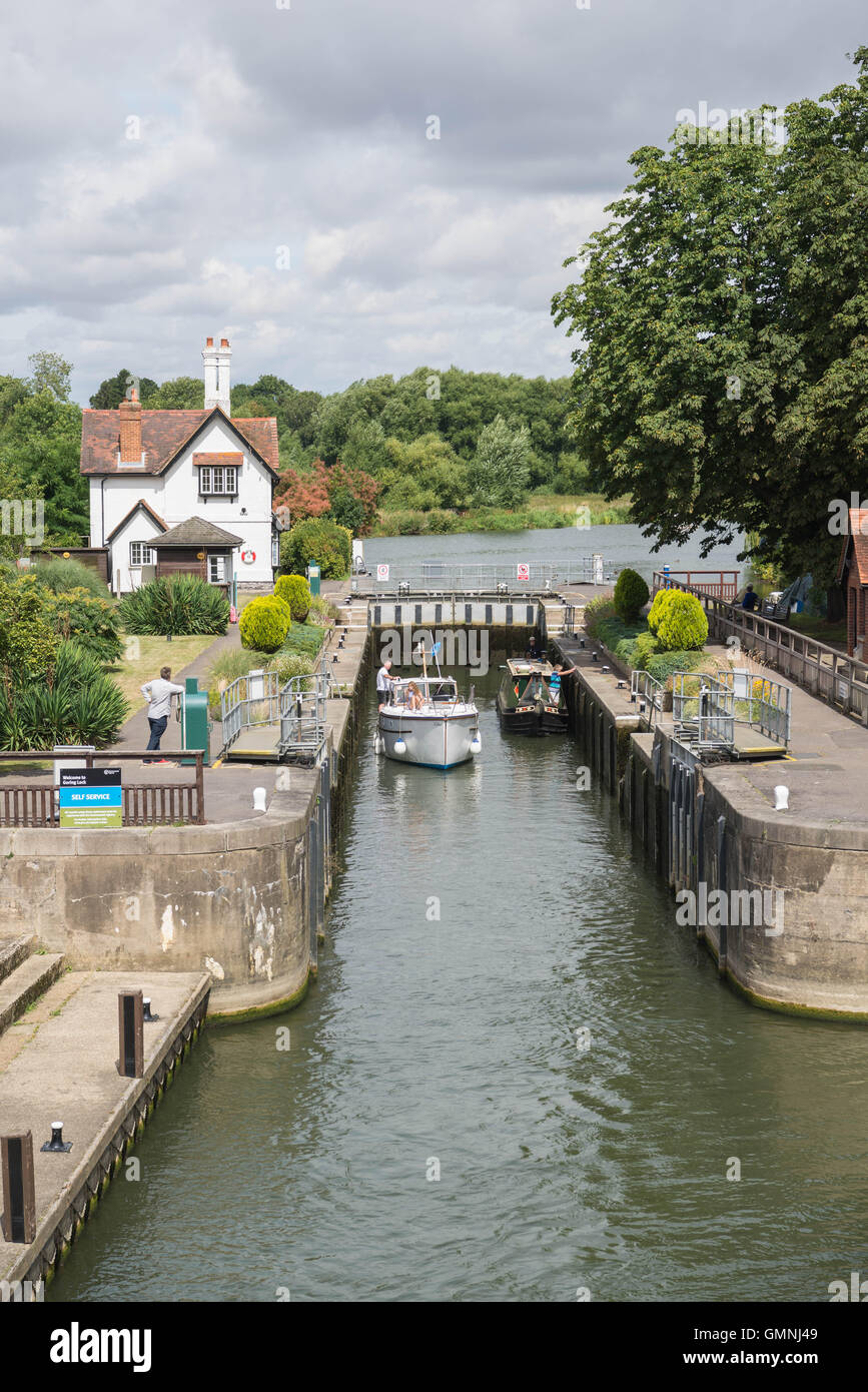 Goring Lock on the River Thames Stock Photo