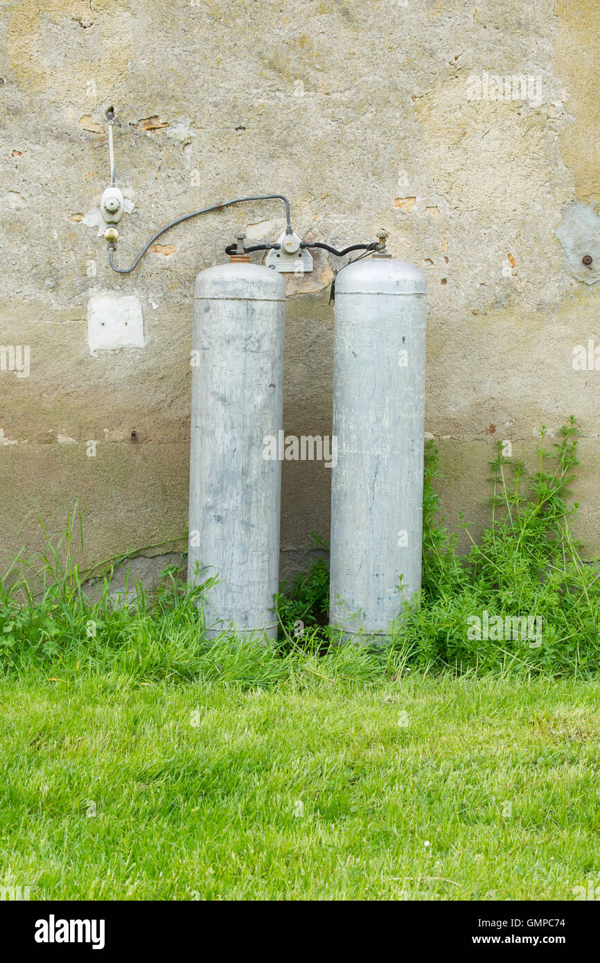 Domestic use lpg gas bottles hi-res stock photography and images - Alamy