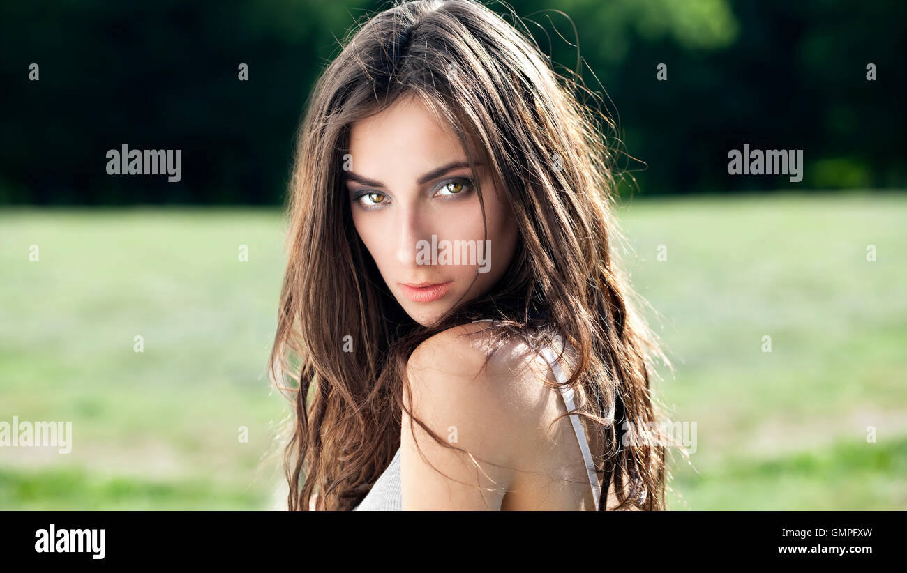 Beautiful young woman Stock Photo - Alamy