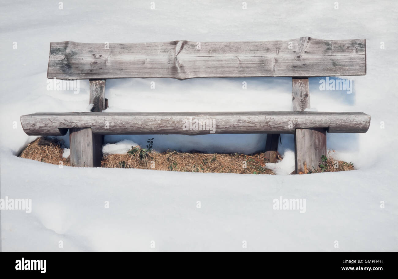 Rustic white bench hi-res stock photography and images - Alamy