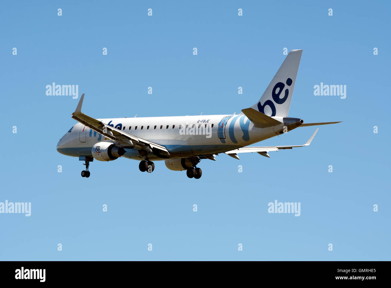 Embraer 175 united hi-res stock photography and images - Alamy