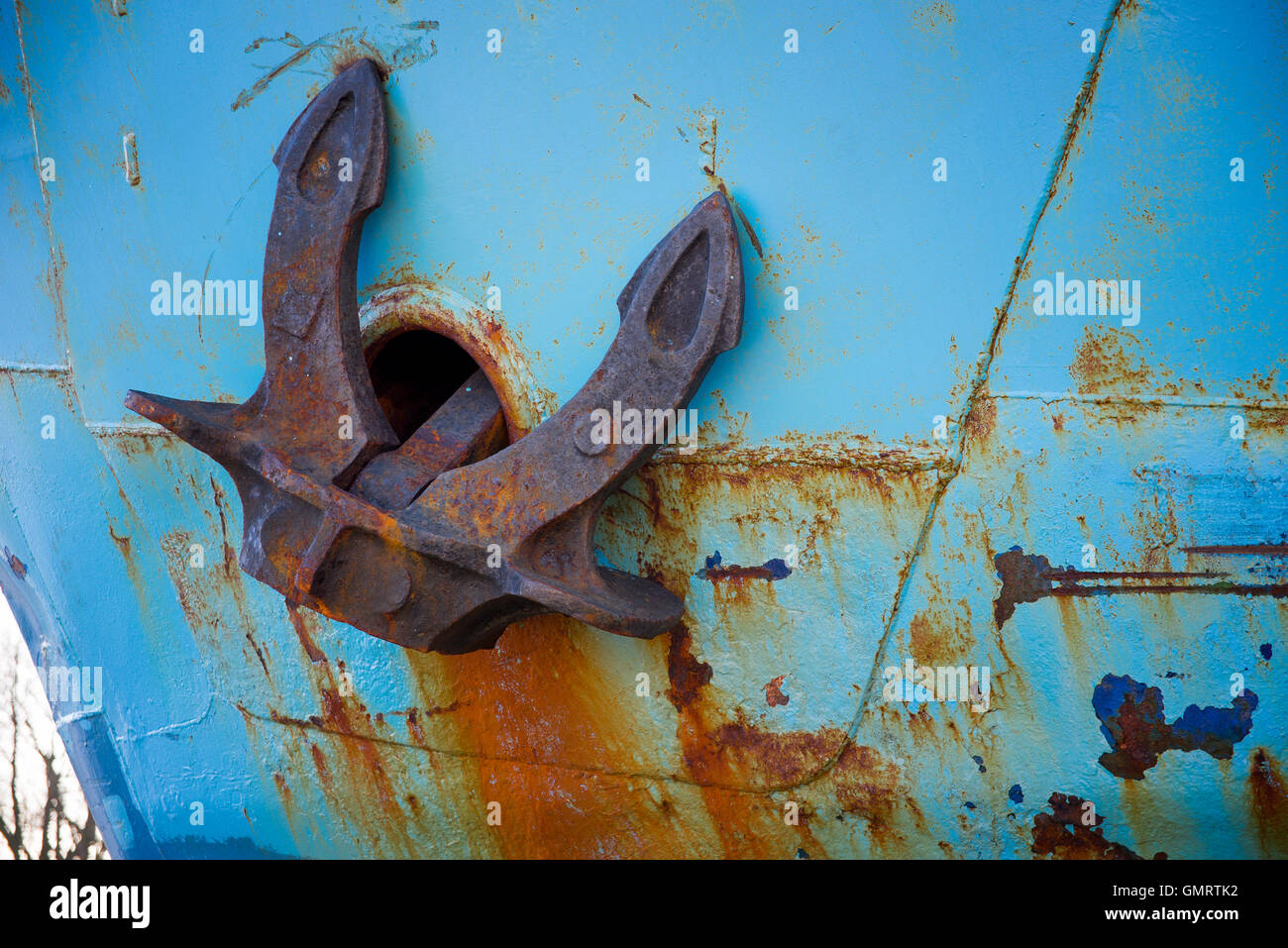 Shipping container ship anchor hires stock photography and images Alamy