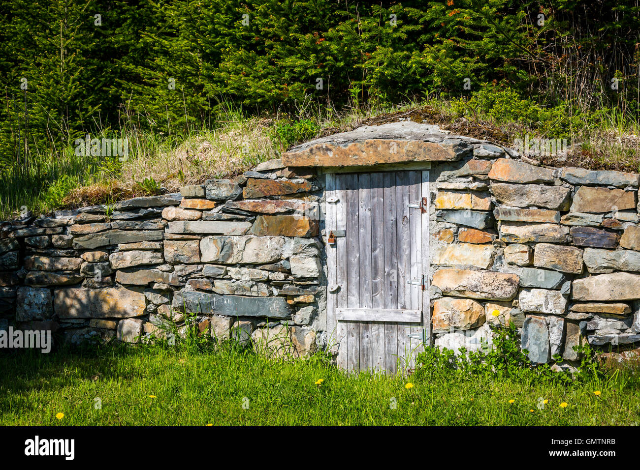Root cellar hires stock photography and images Alamy