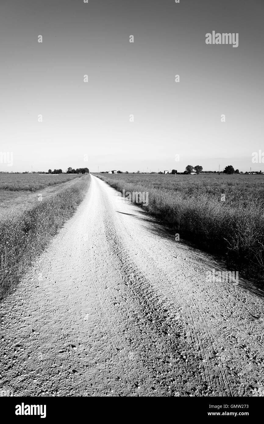 Gravelled road Black and White Stock Photos & Images - Alamy