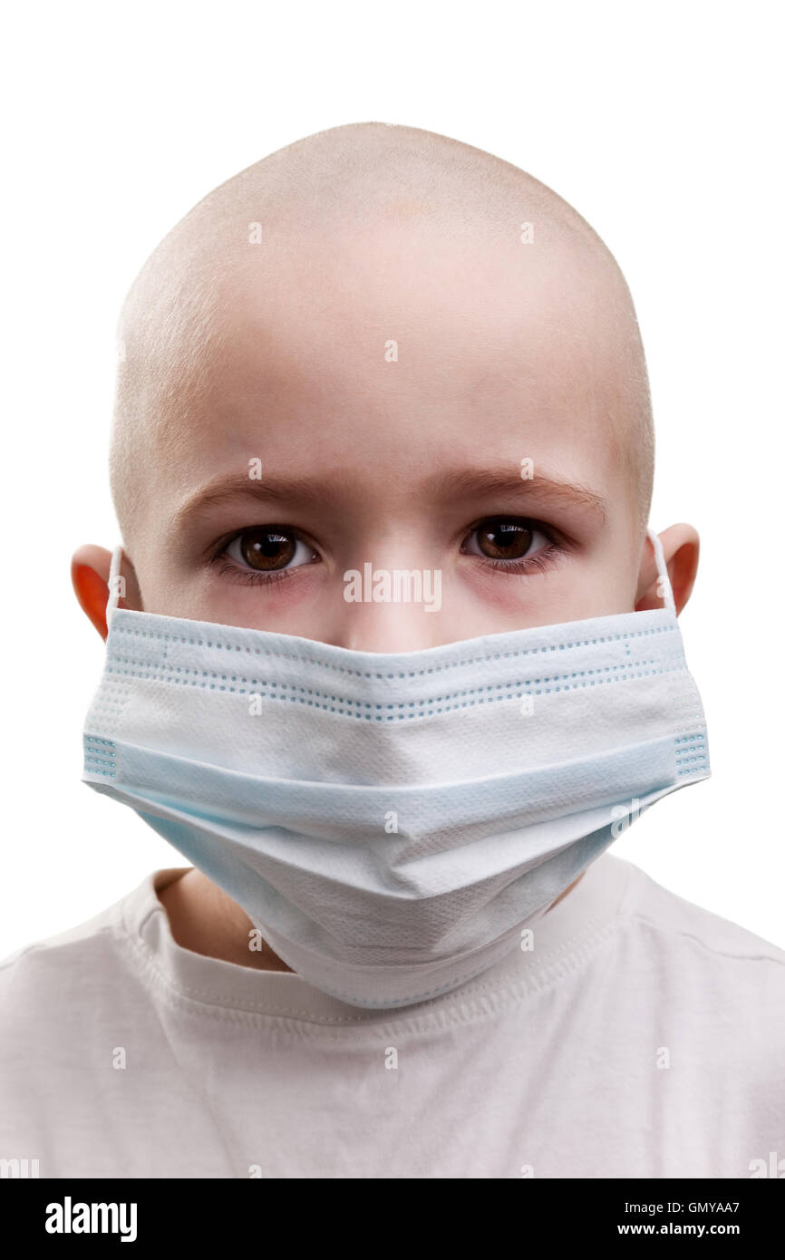 Маску про мальчика. Мальчик в медицинской маске. Медицинские маски для младенцев. Дети в масках медицинских. Маска онкологическая.