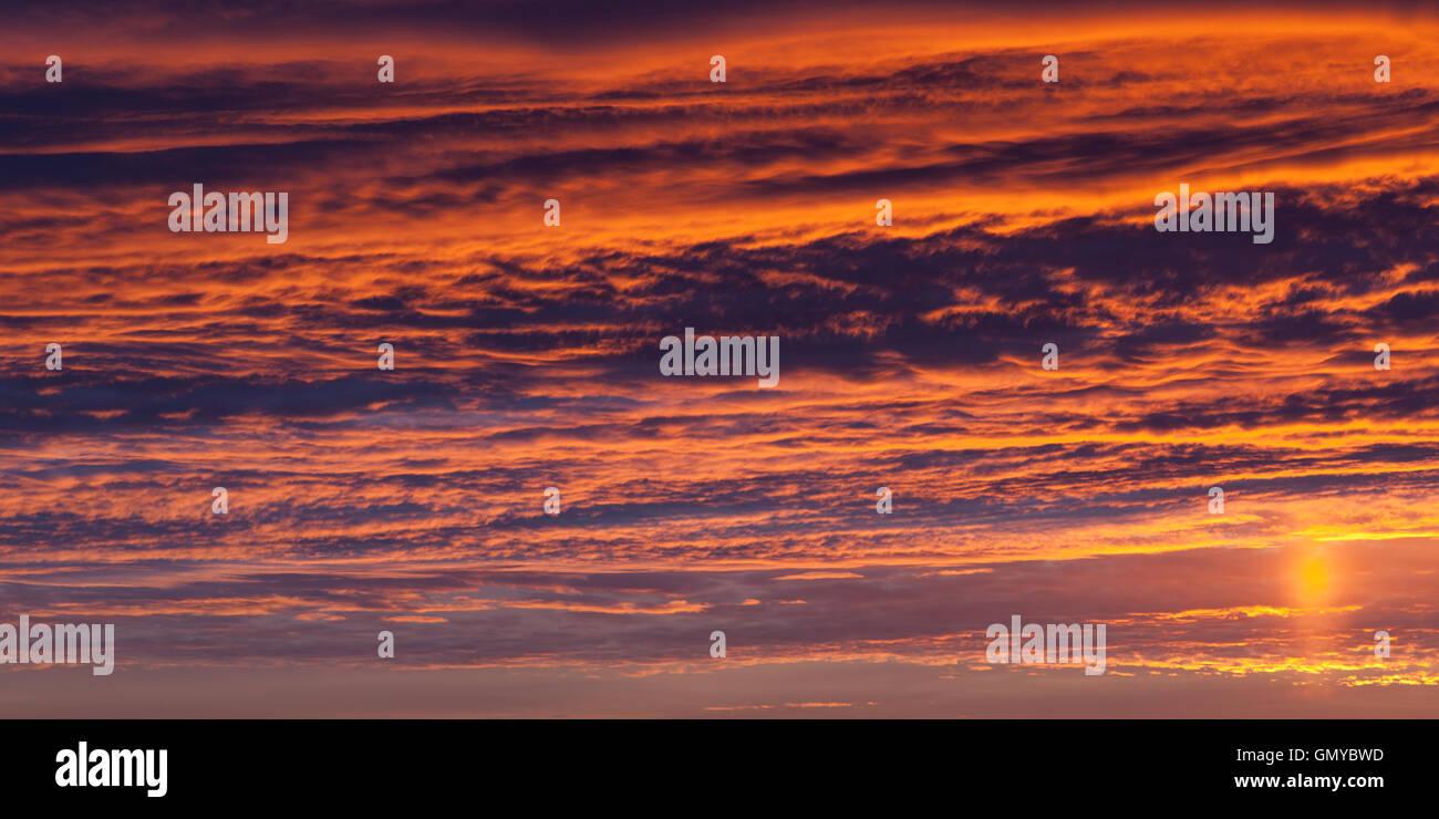 Dramatic sunset on cloud sky Stock Photo - Alamy